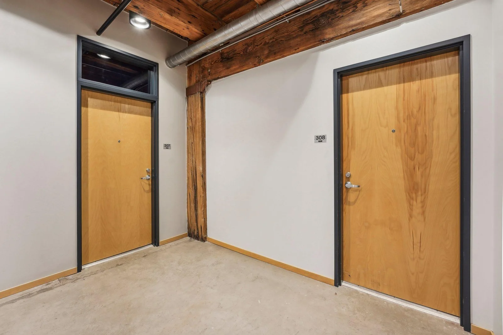16-web-or-mls-Wacouta St 308-016.jpg