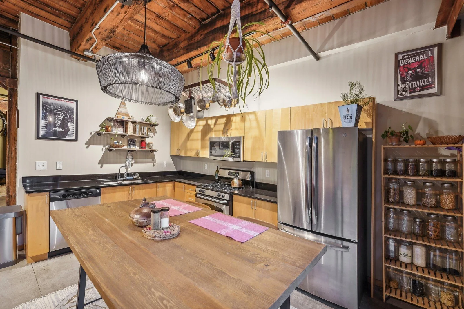 11-web-or-mls-Wacouta St 308-011.jpg