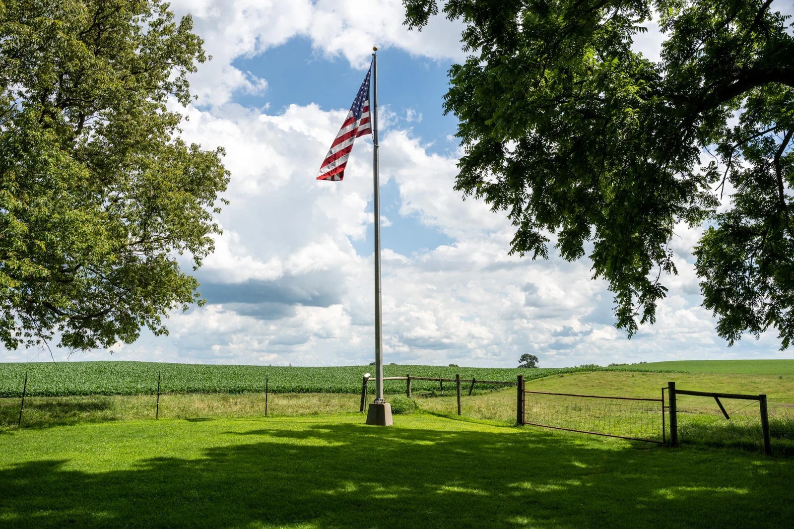 Yes, the flag stays!