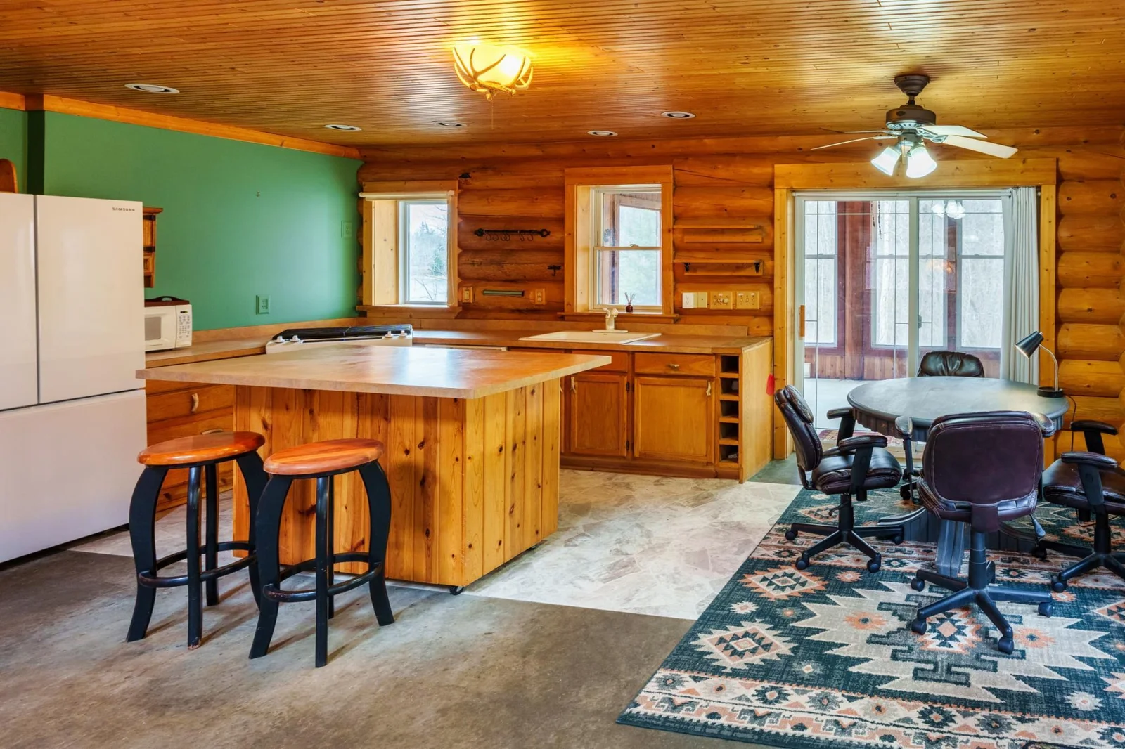 Kitchen & Dining.jpeg