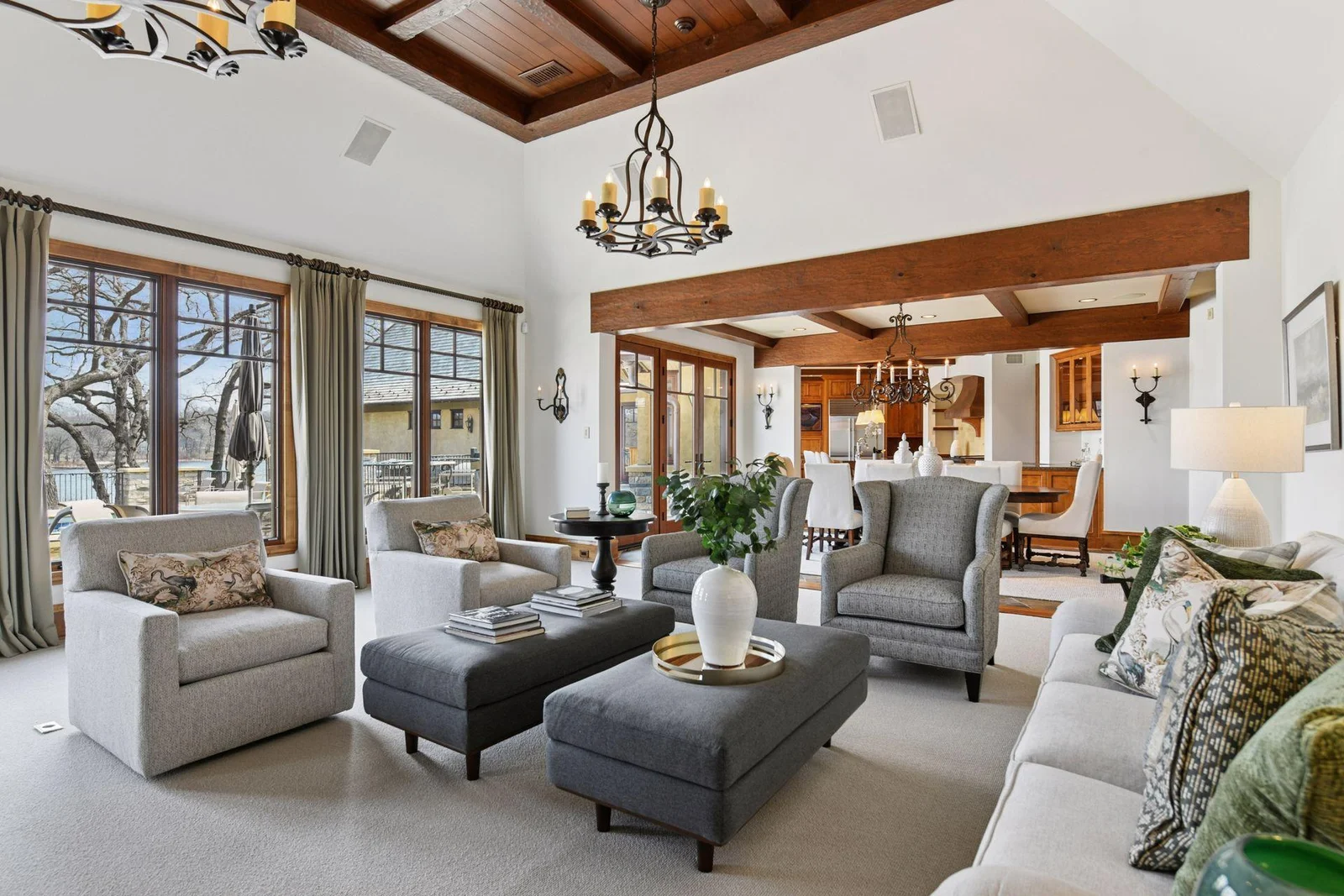 Open main floor layout allows for great flow from room to room