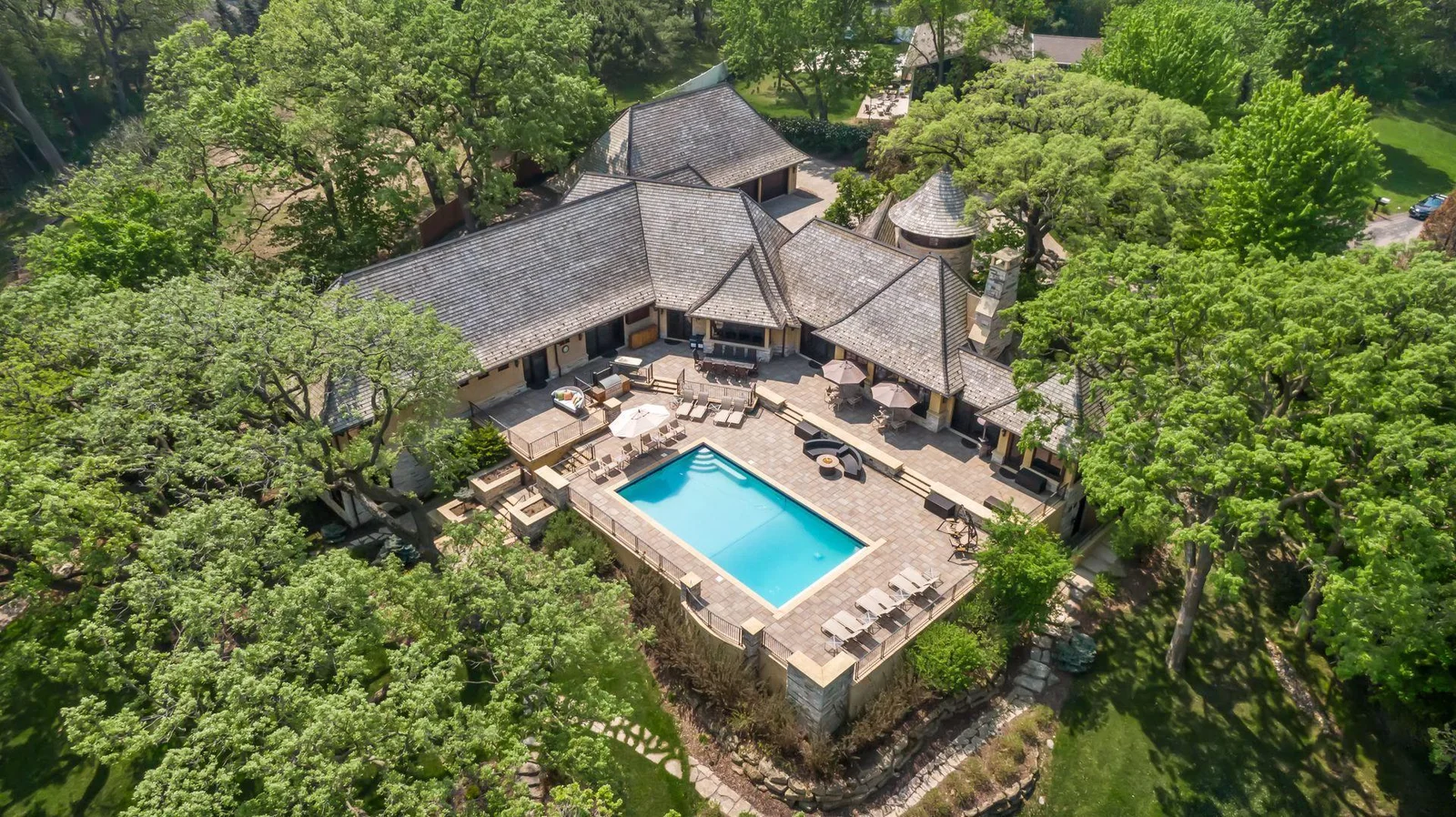 An entertainer's dream property