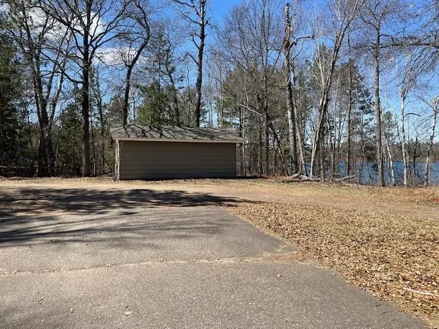 Plus a single car garage and more lake views