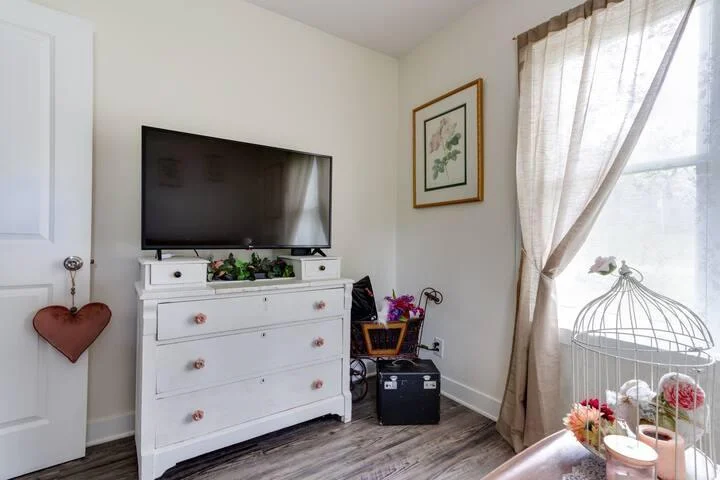 Bedroom 4.2.jpg