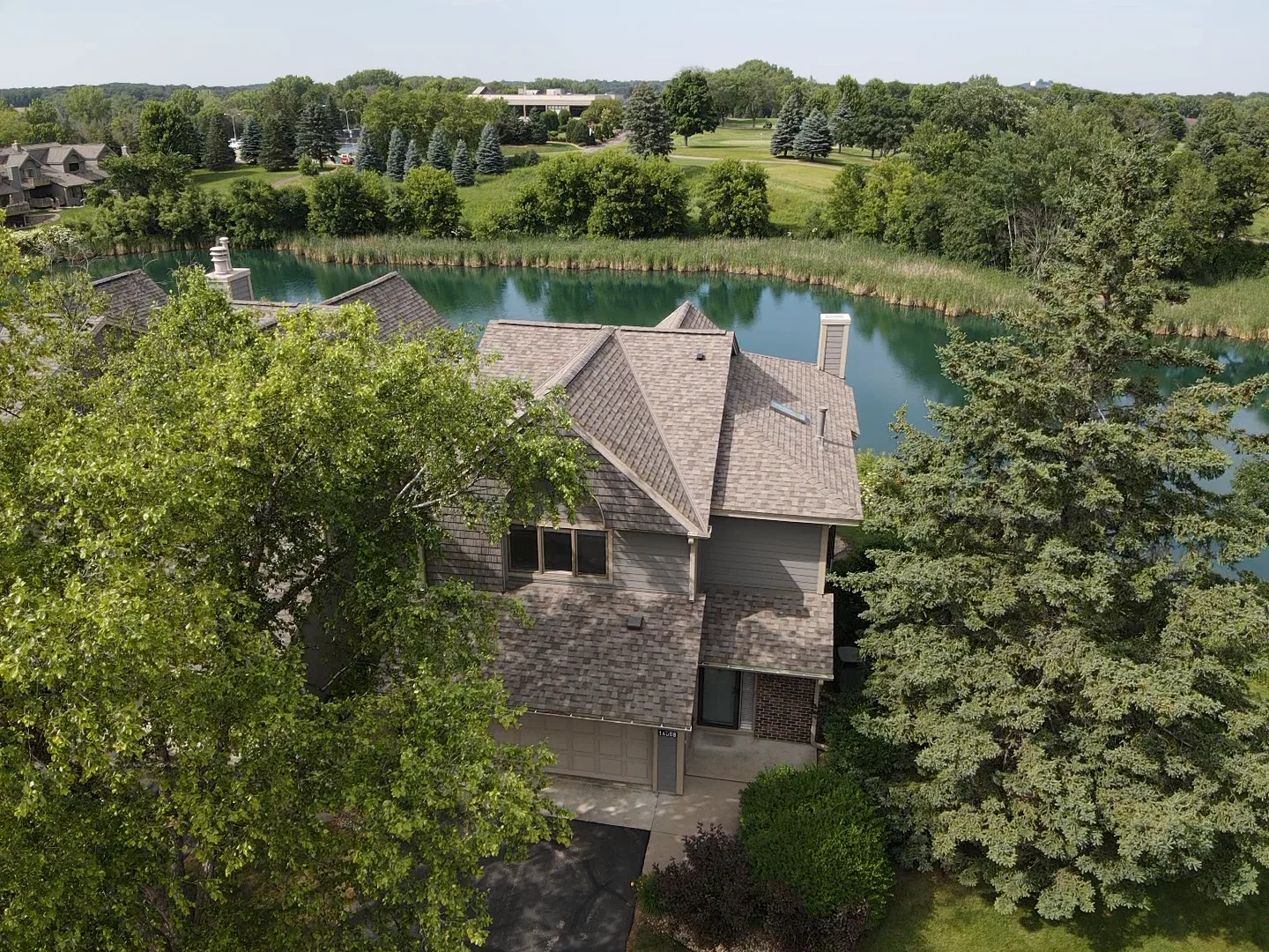 Beautiful Bracketts Town Home