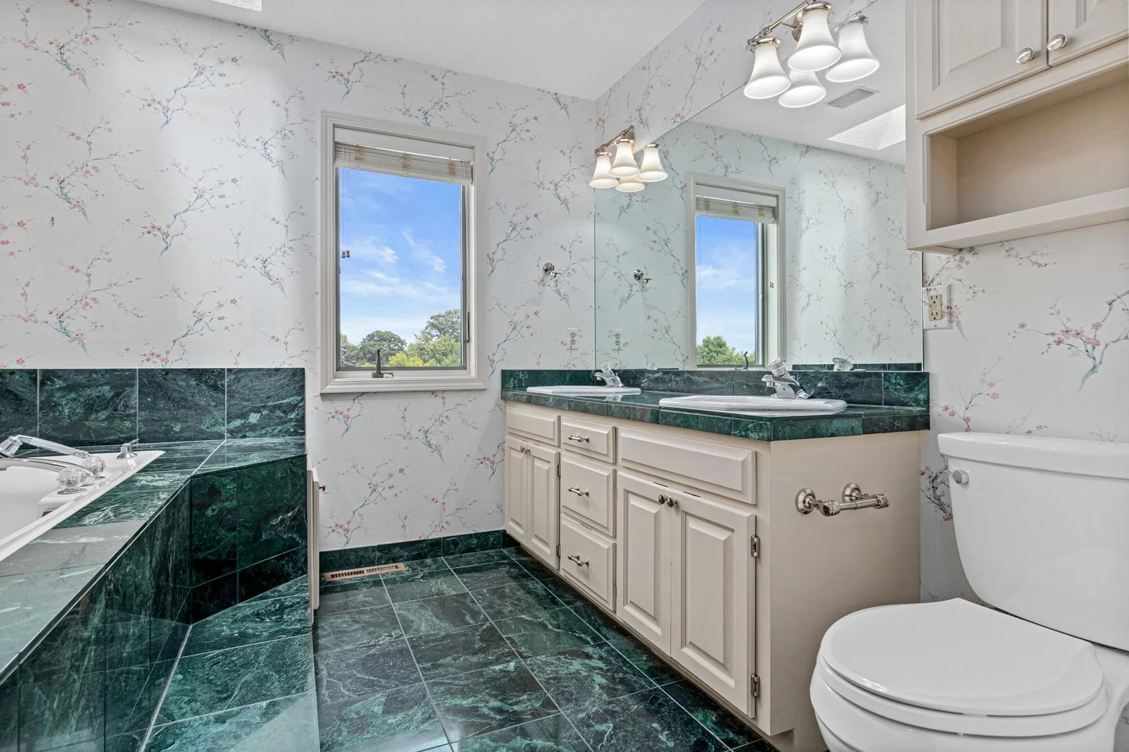 Primary bedroom private full bath