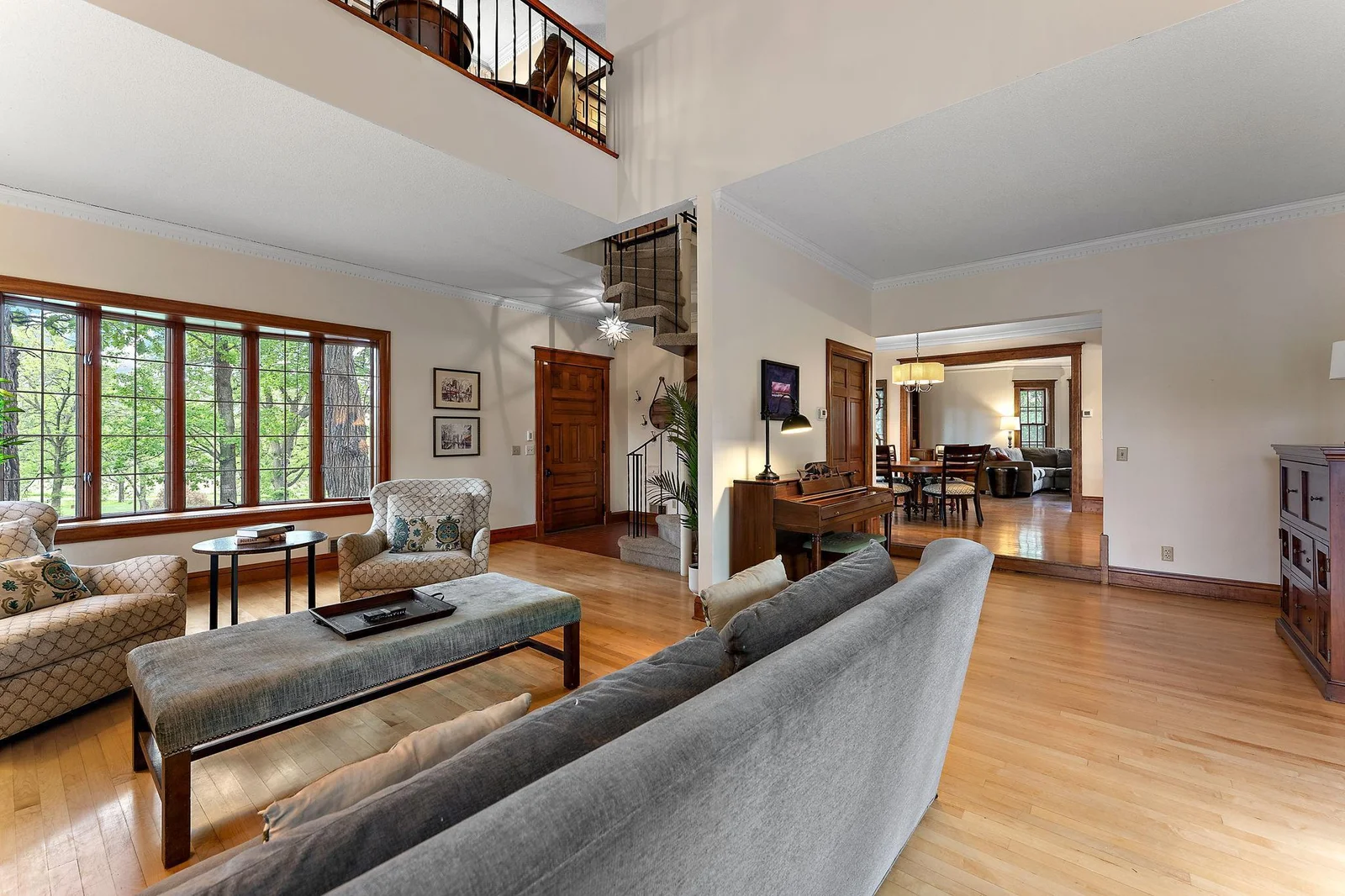 A view toward dining/kitchen.