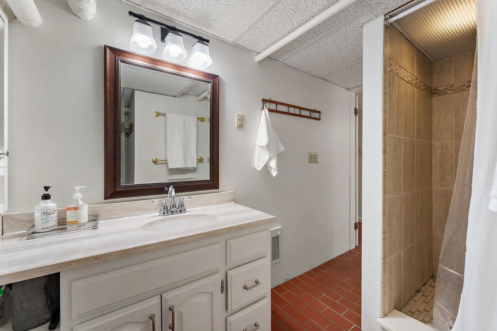 Lower level 3/4 bathroom.