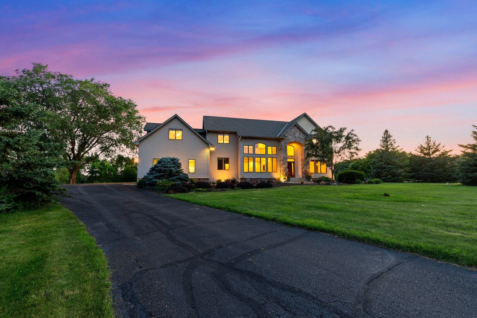 Don't miss out on this dream home!