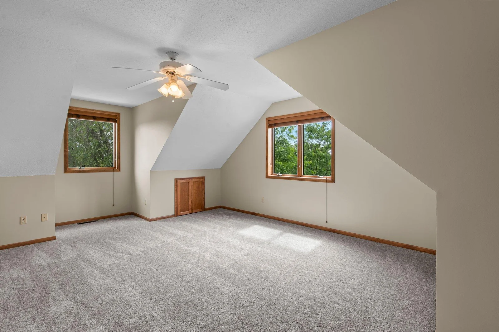 The upper level includes 5 bedrooms.