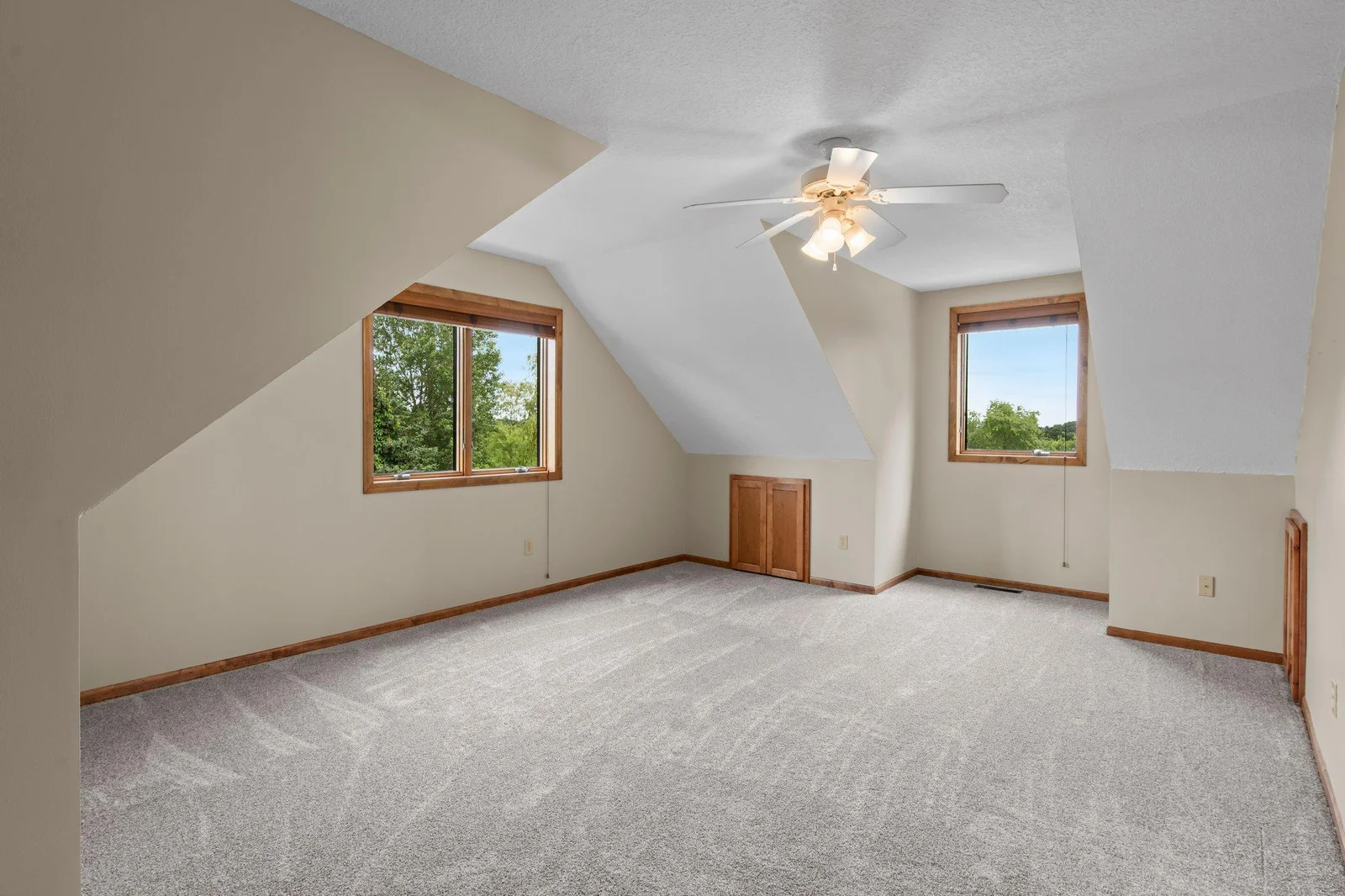 The upper level includes 5 bedrooms.