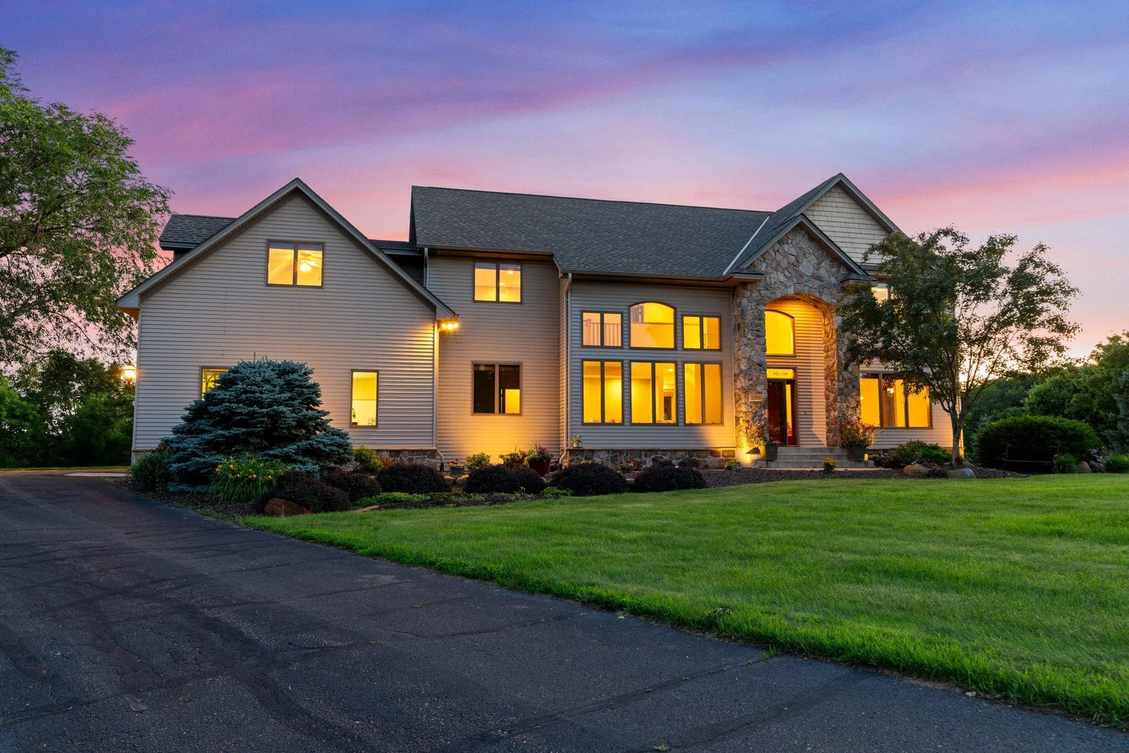 Don't miss out on this dream home!