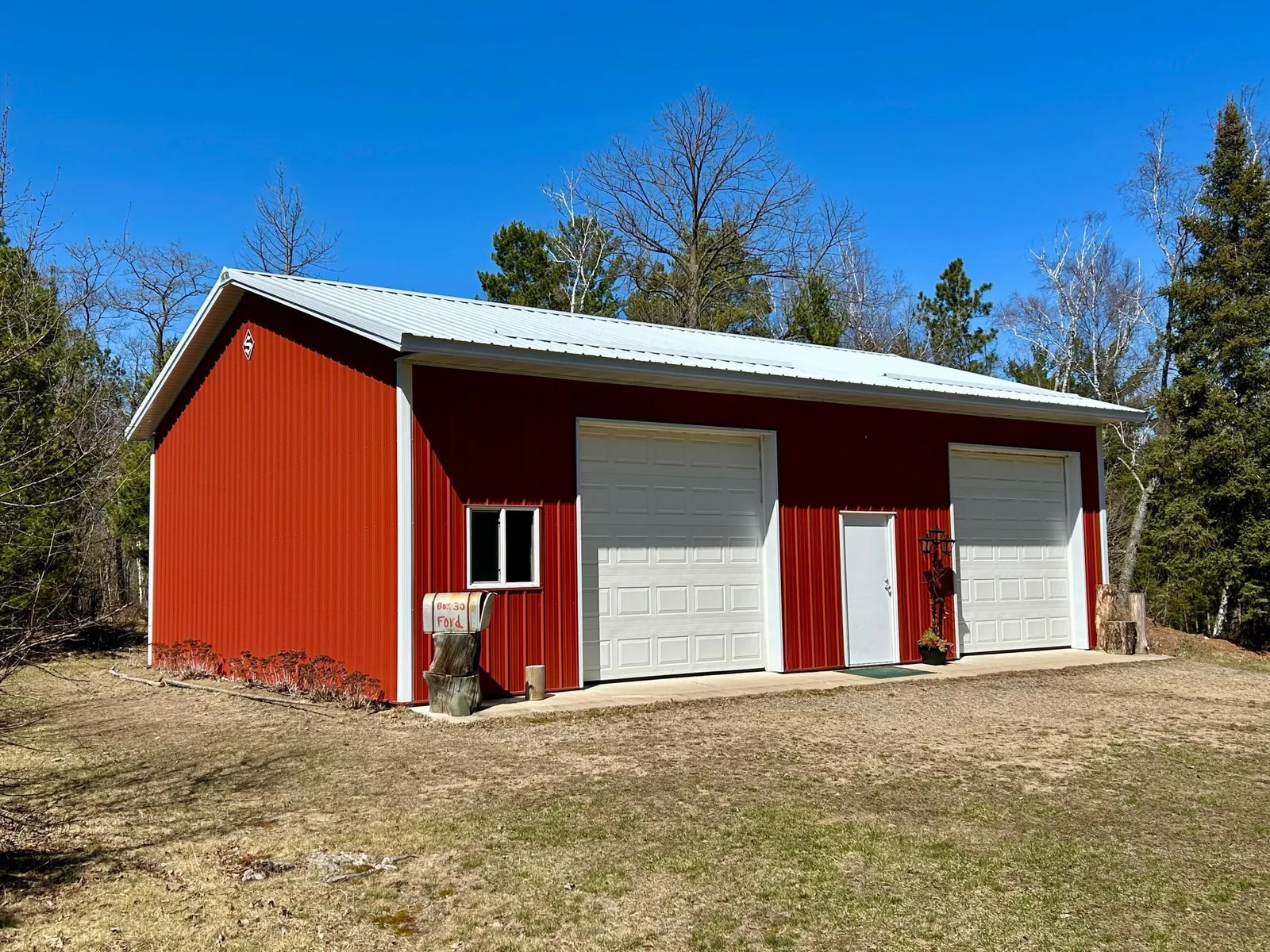 Beautiful 30' x 40' Polebarn