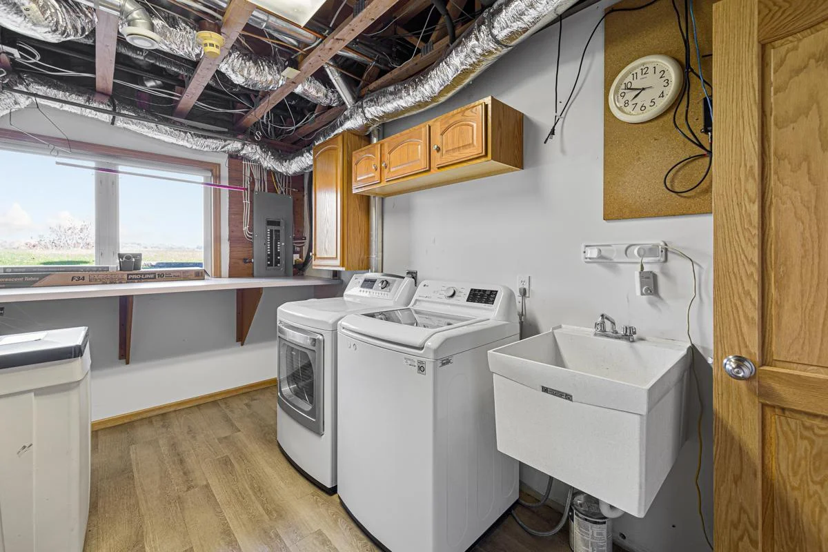 64 Laundry_lower.jpg
