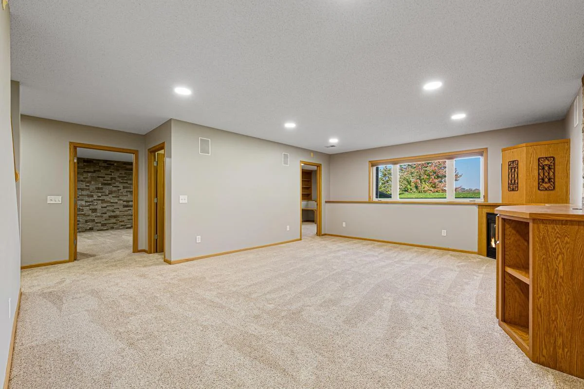 50 Family room_lower.jpg