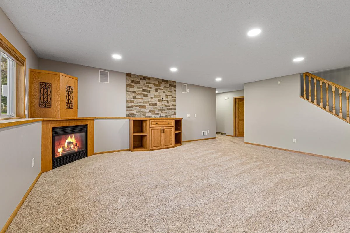 49 Family room_lower.jpg
