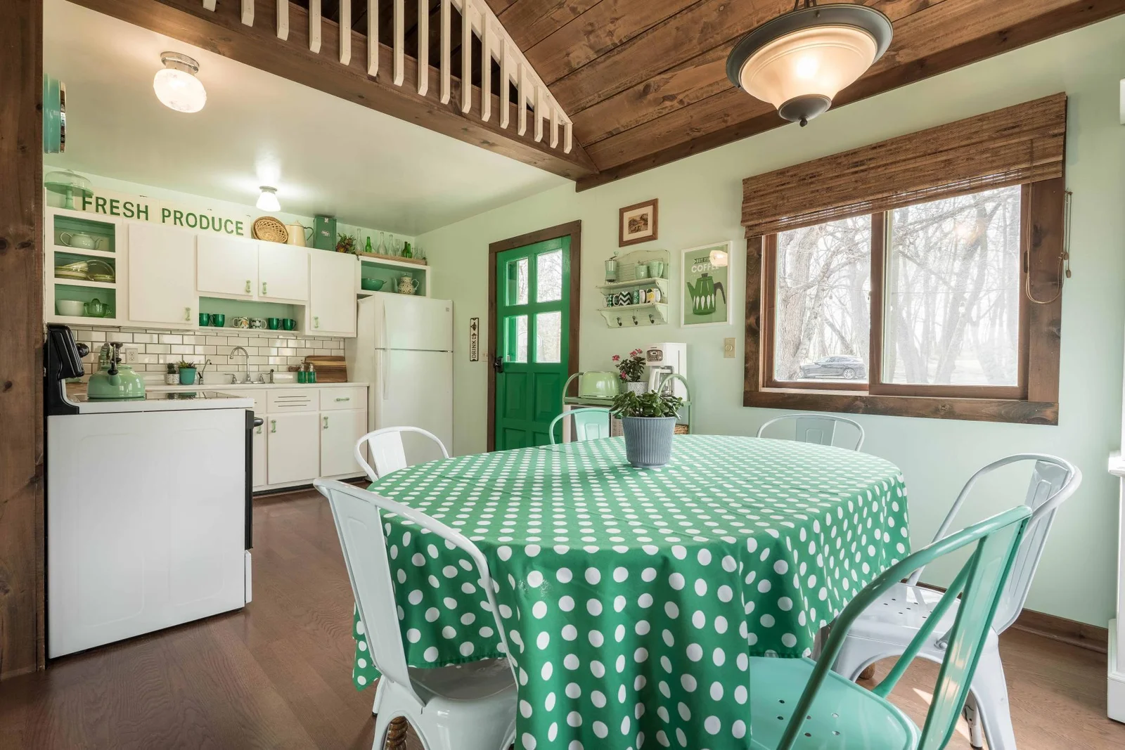 Dining/Kitchen