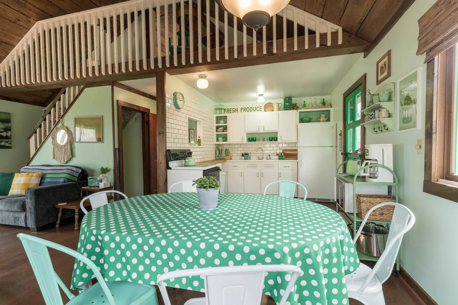 Dining/Kitchen