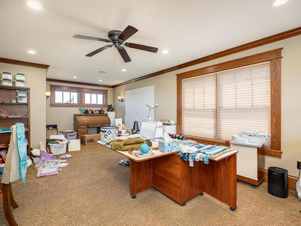 Upper level 30x14 bedroom, great hobby room