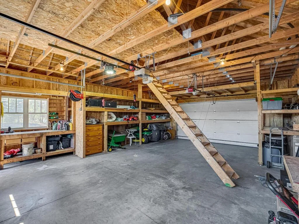 Detached 32x26 garage
