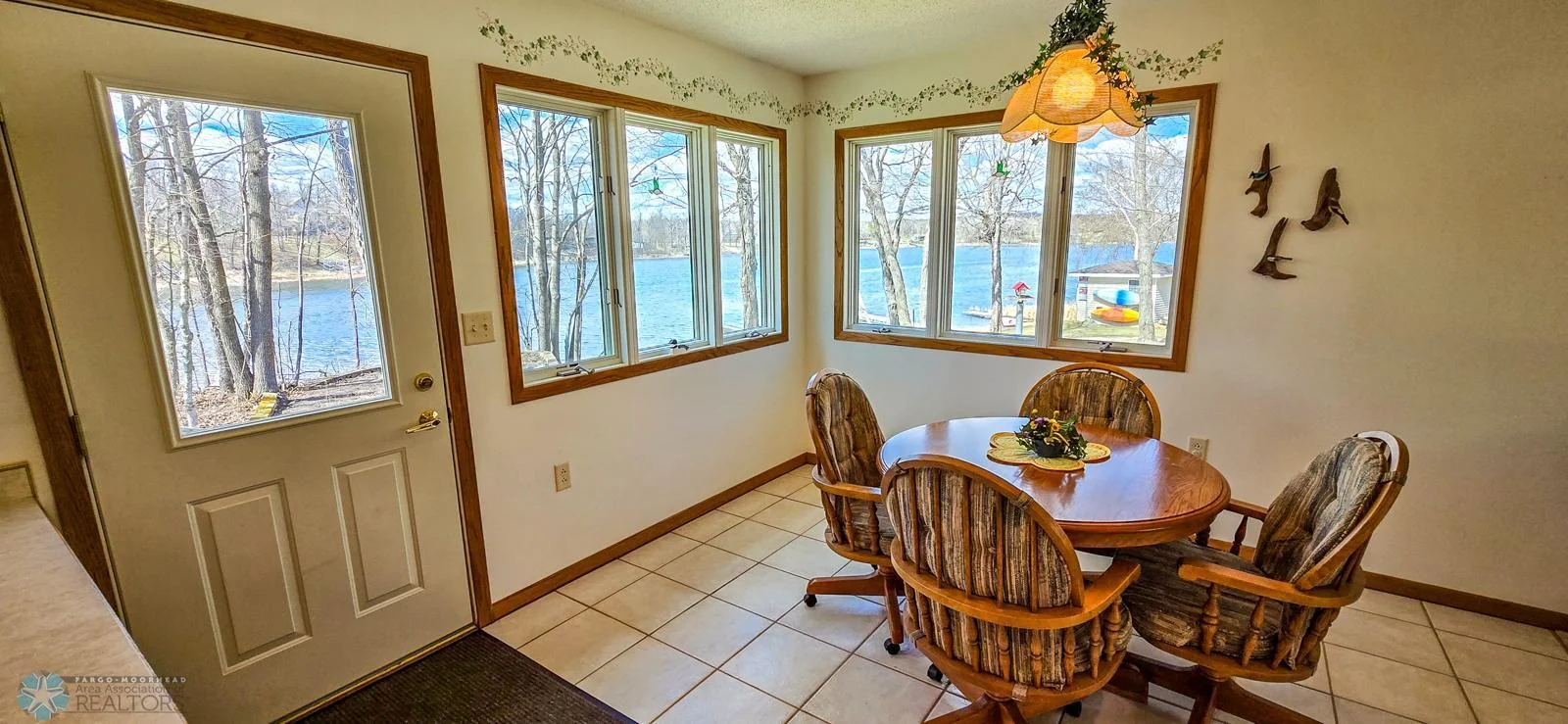 Dining with Lake Views!!