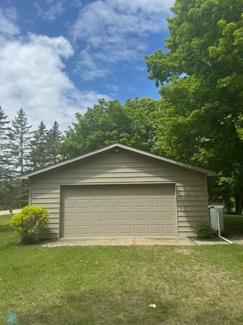 Detached Garage