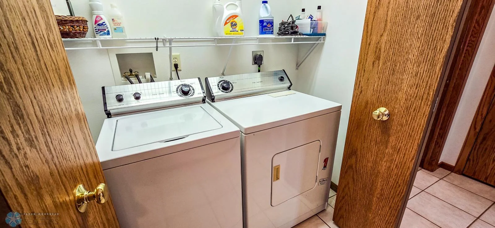 Laundry (Washer/Dryer Included)