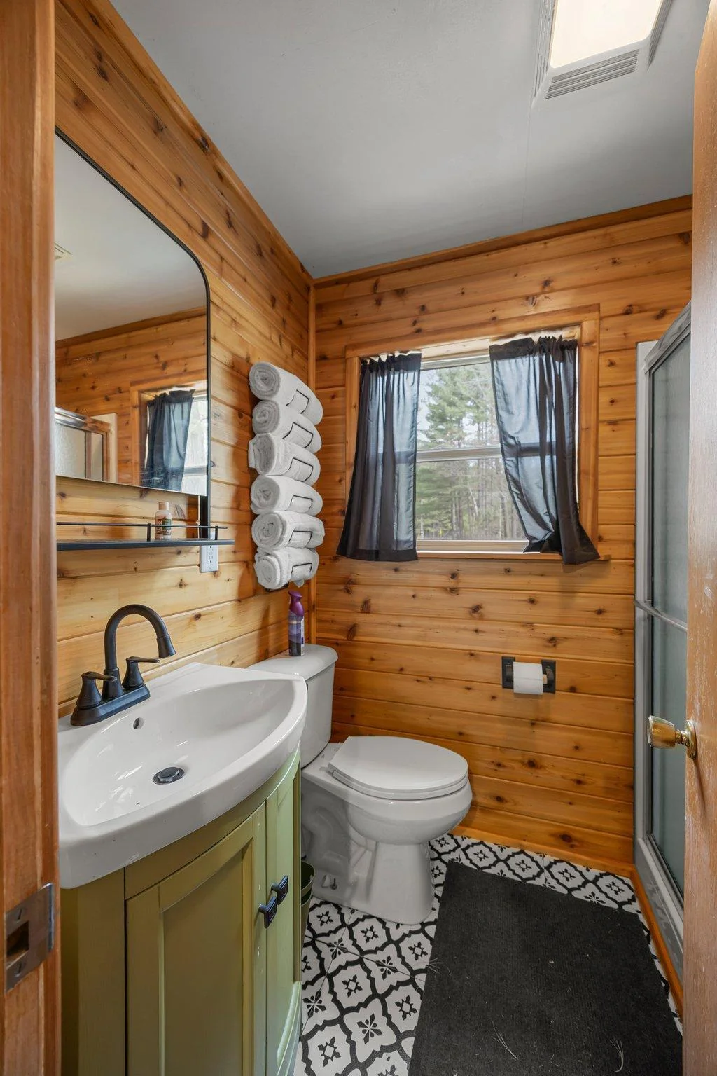 Cabin 3BR/1BA