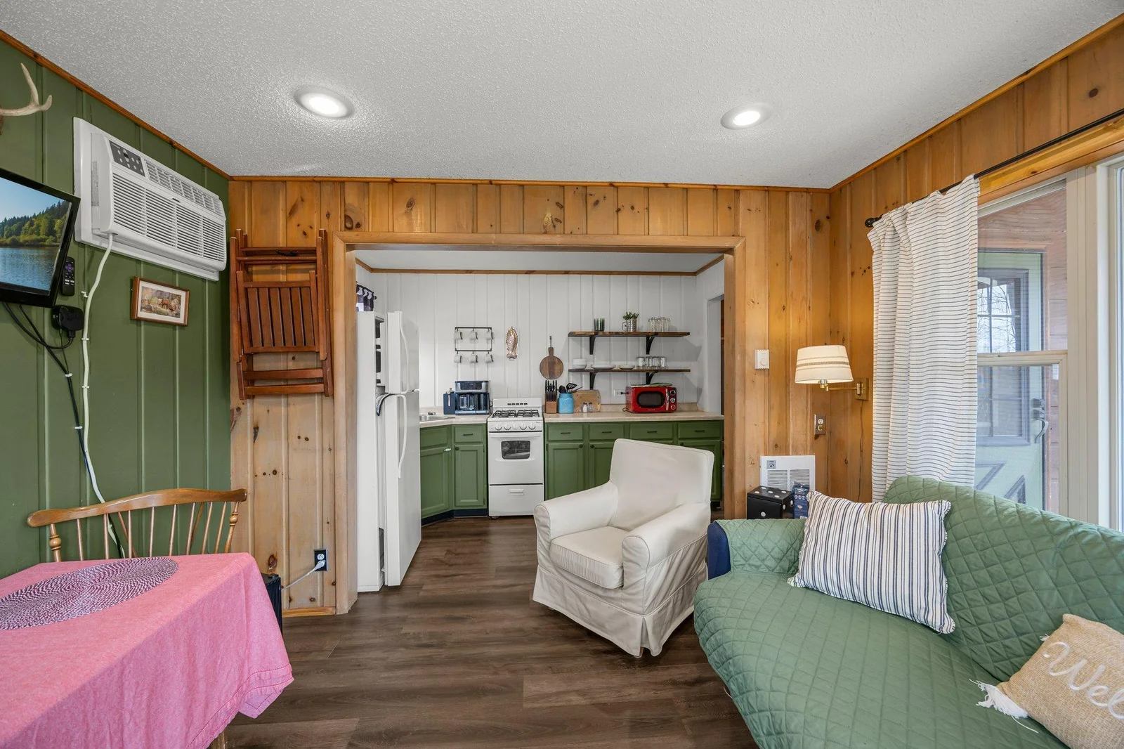 Cabin 3BR/1BA