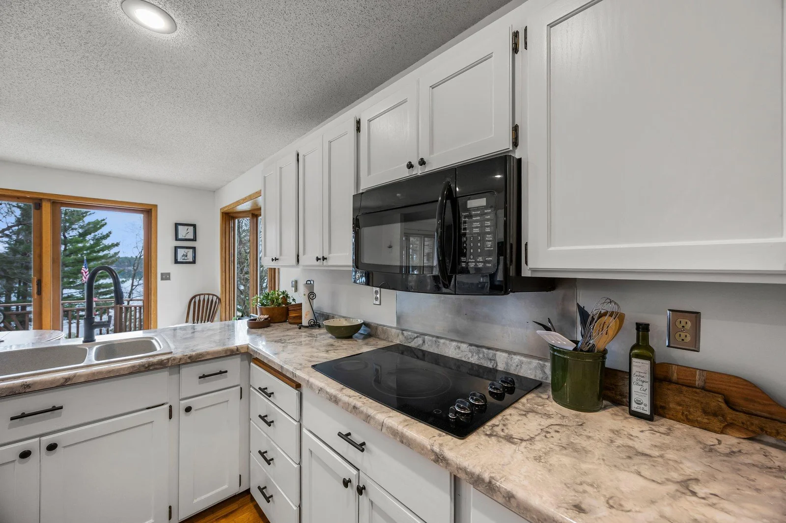 Main House 4BR/3BA