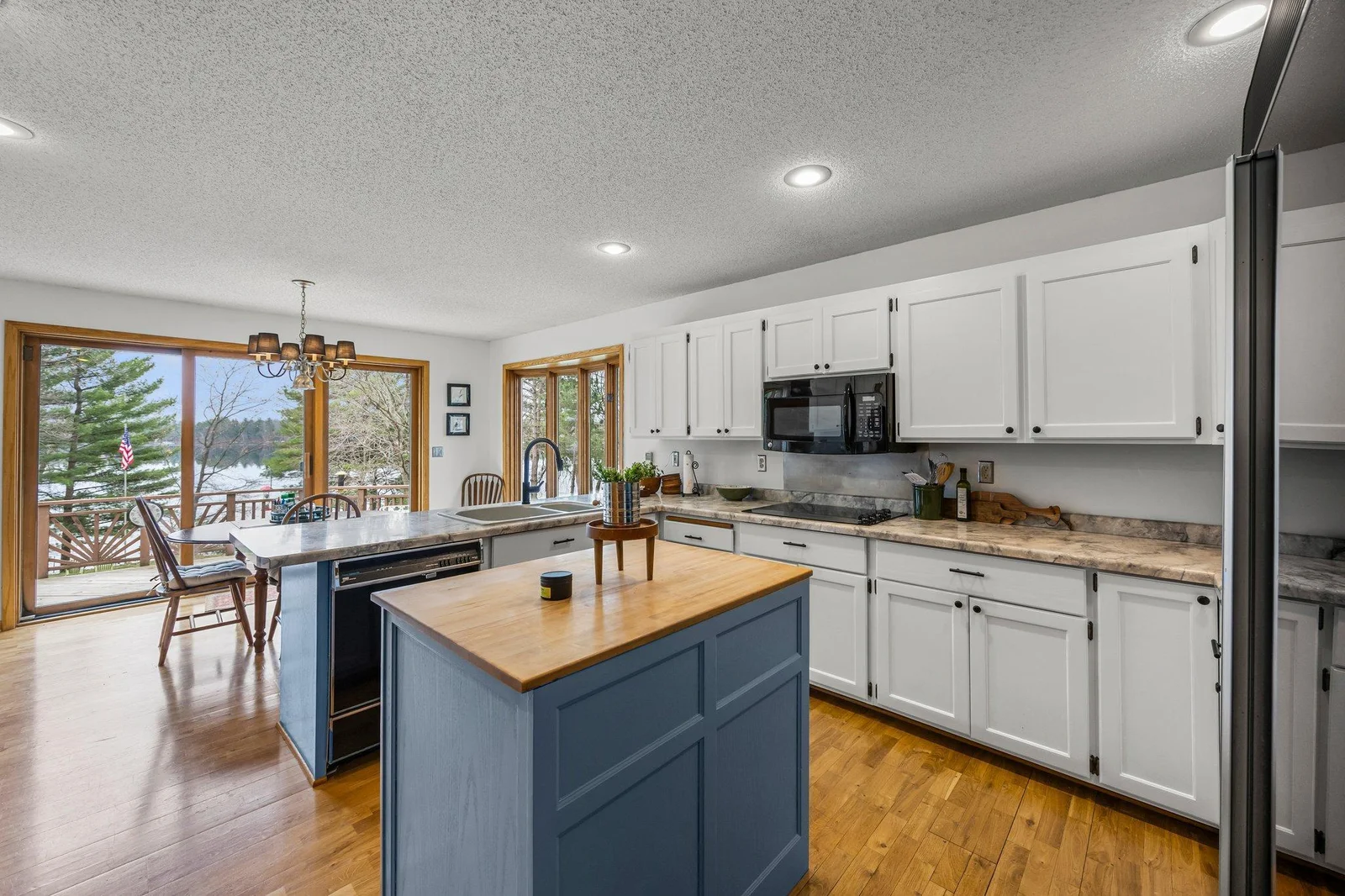 Main House 4BR/3BA