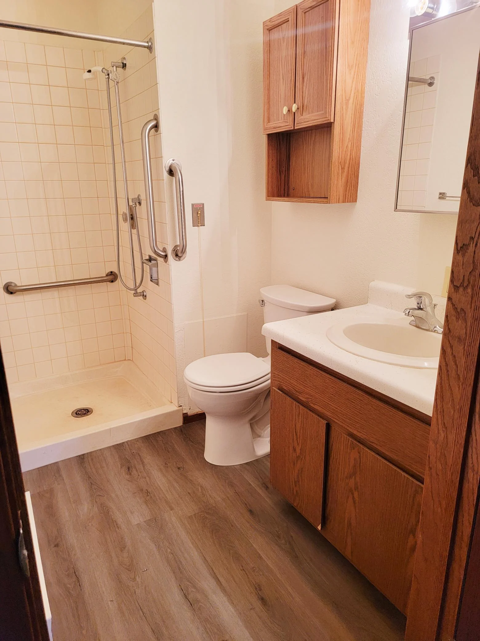 Fairview 119 Bathroom.jpg