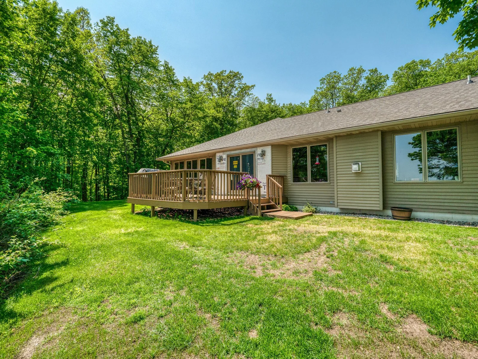 Lakeside deck back yard