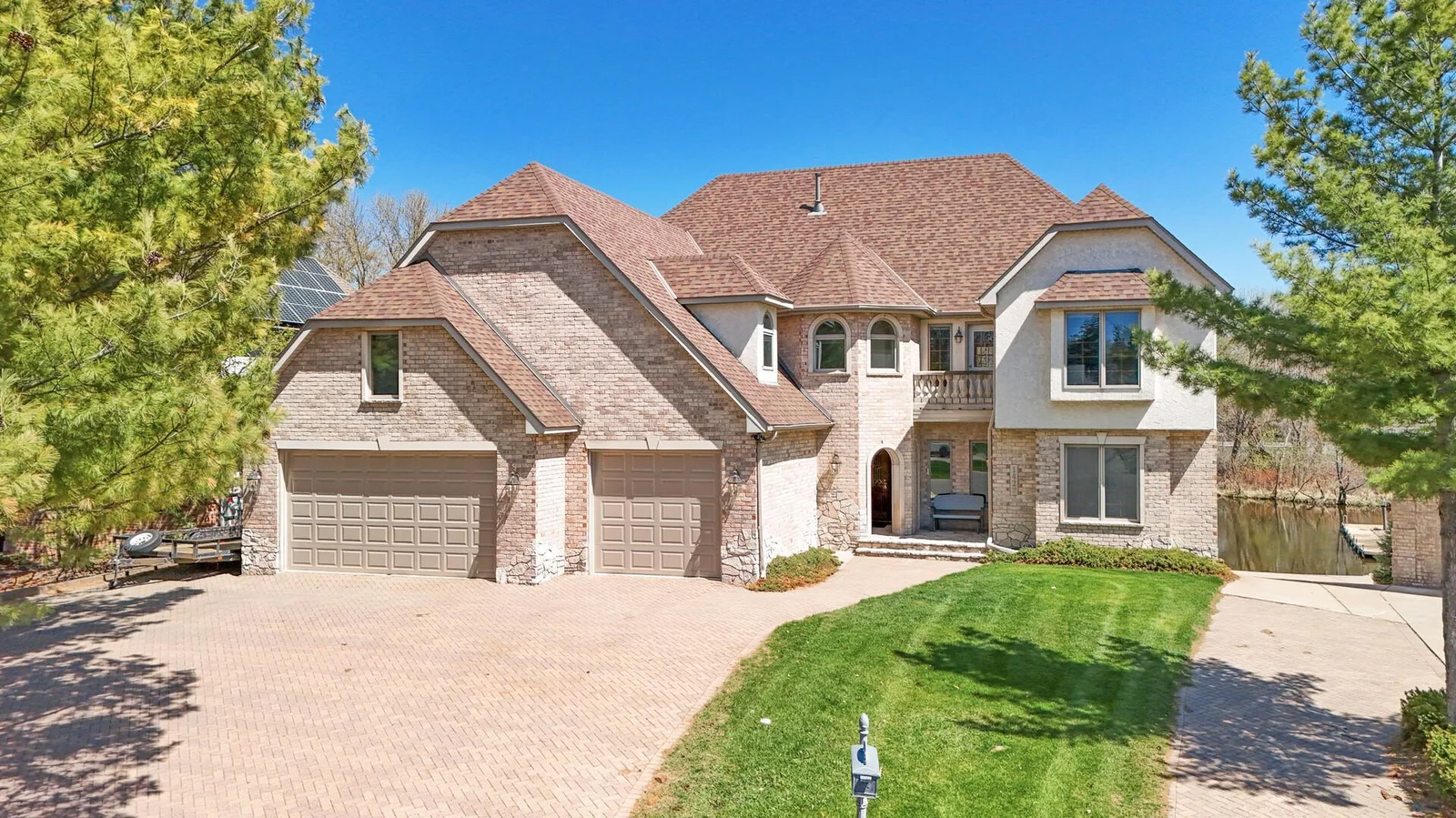 Photo 1 of 1427 Rosewood