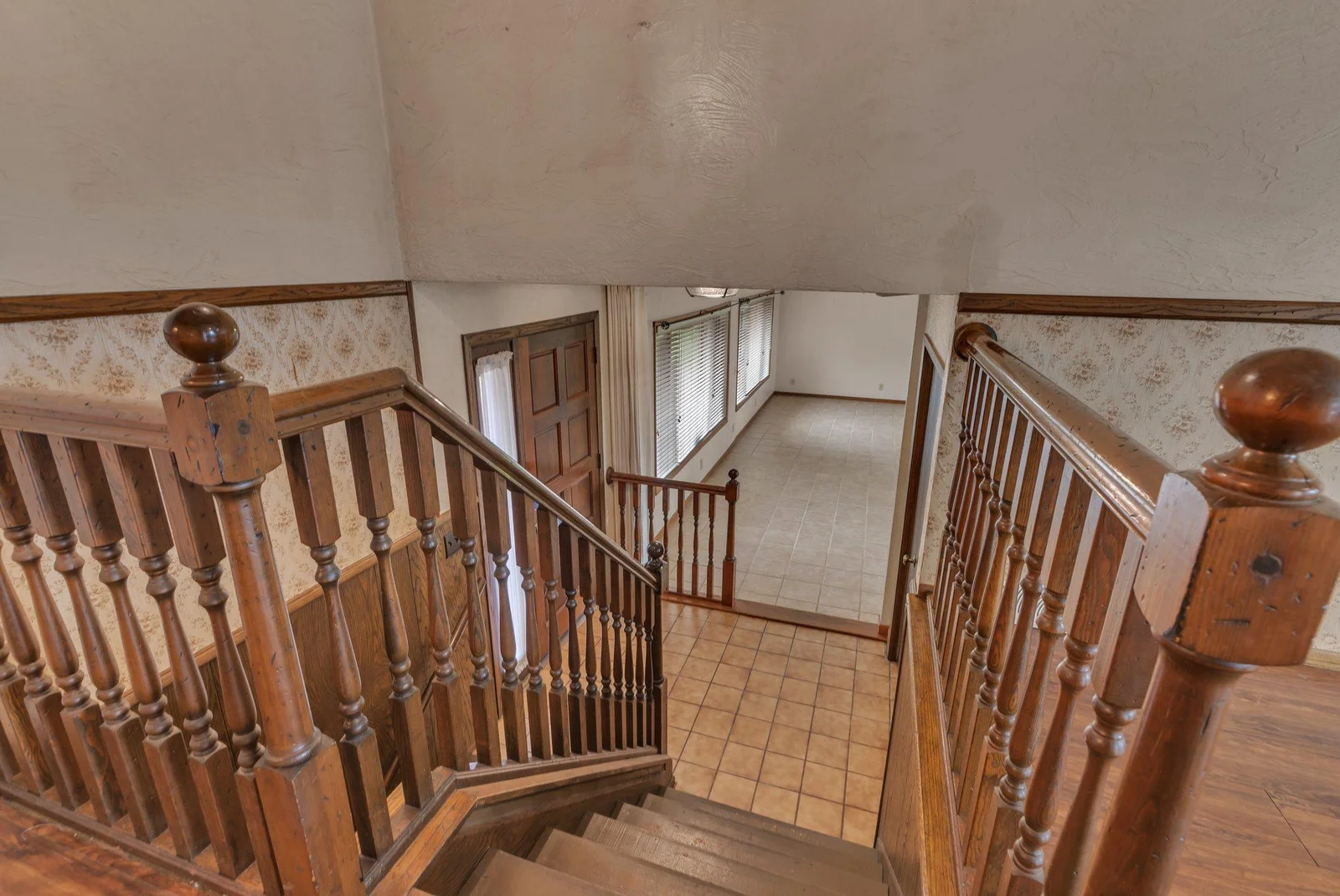 Foyer, Bonus & Rec Rooms