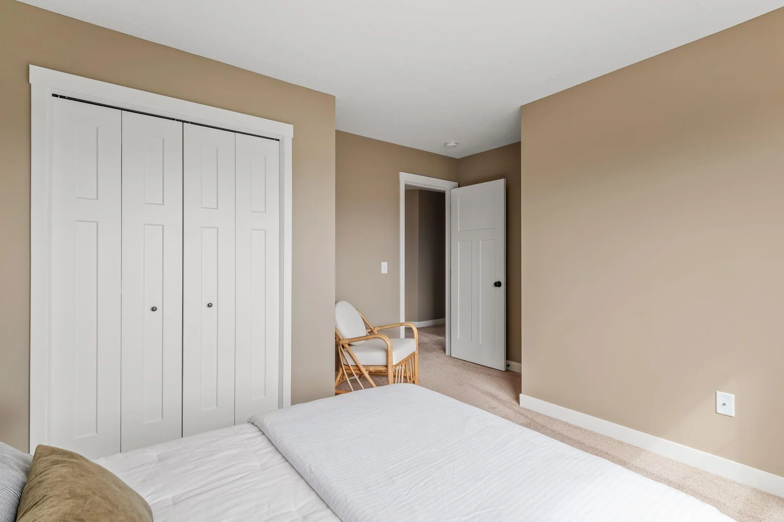 4 bedrooms on upper level