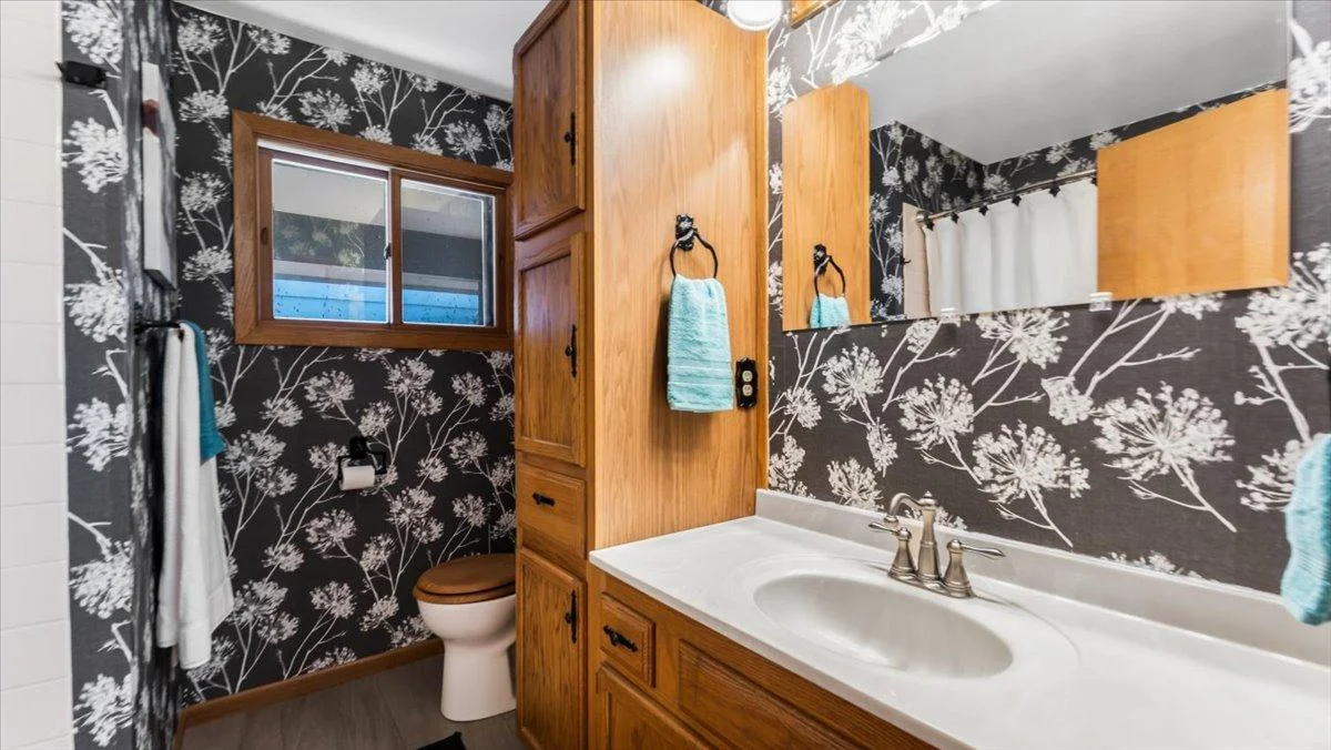 Main Floor Full Bathroom