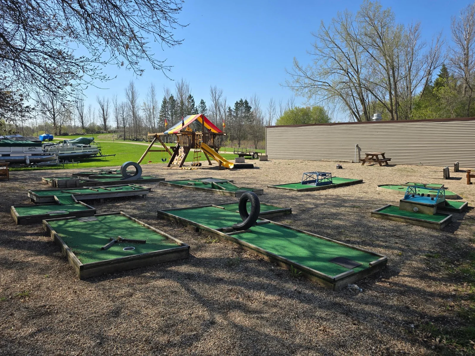 Mini Golf & Play Ground