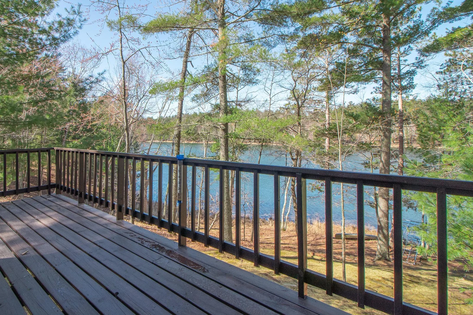 Deck with beautiful lakeviews