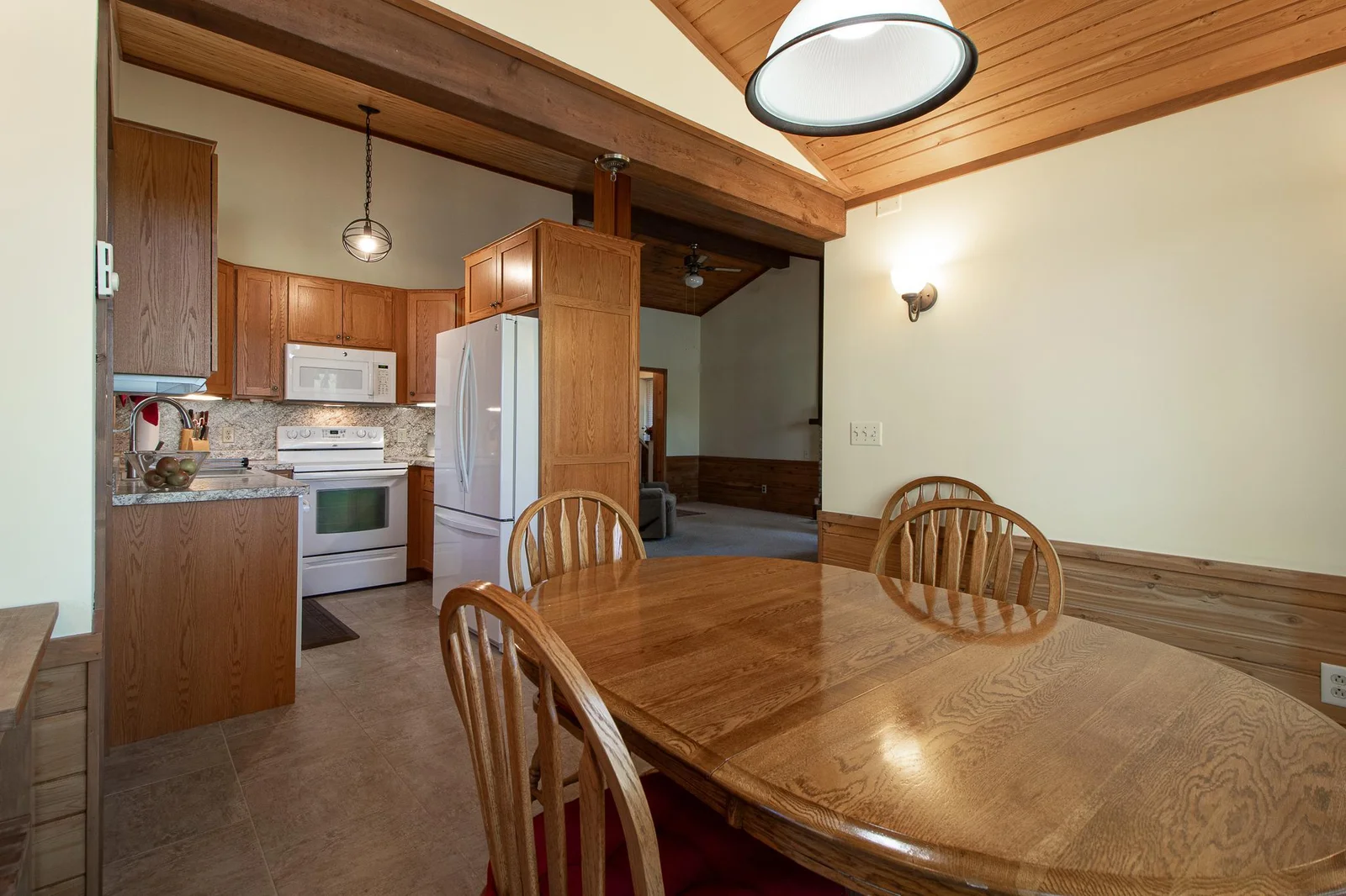 Open dining to kitchen