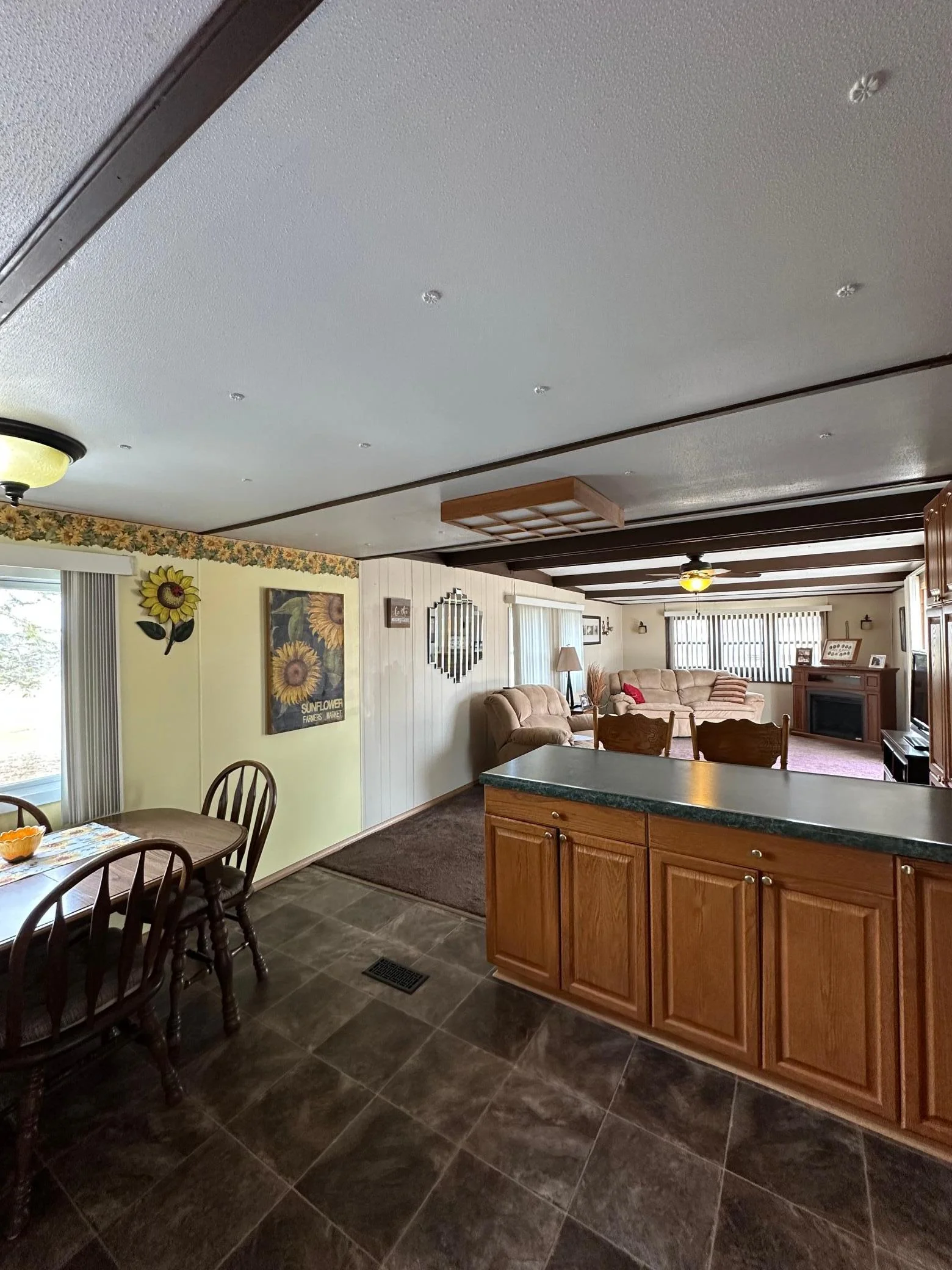 Kitchen 1.jpeg