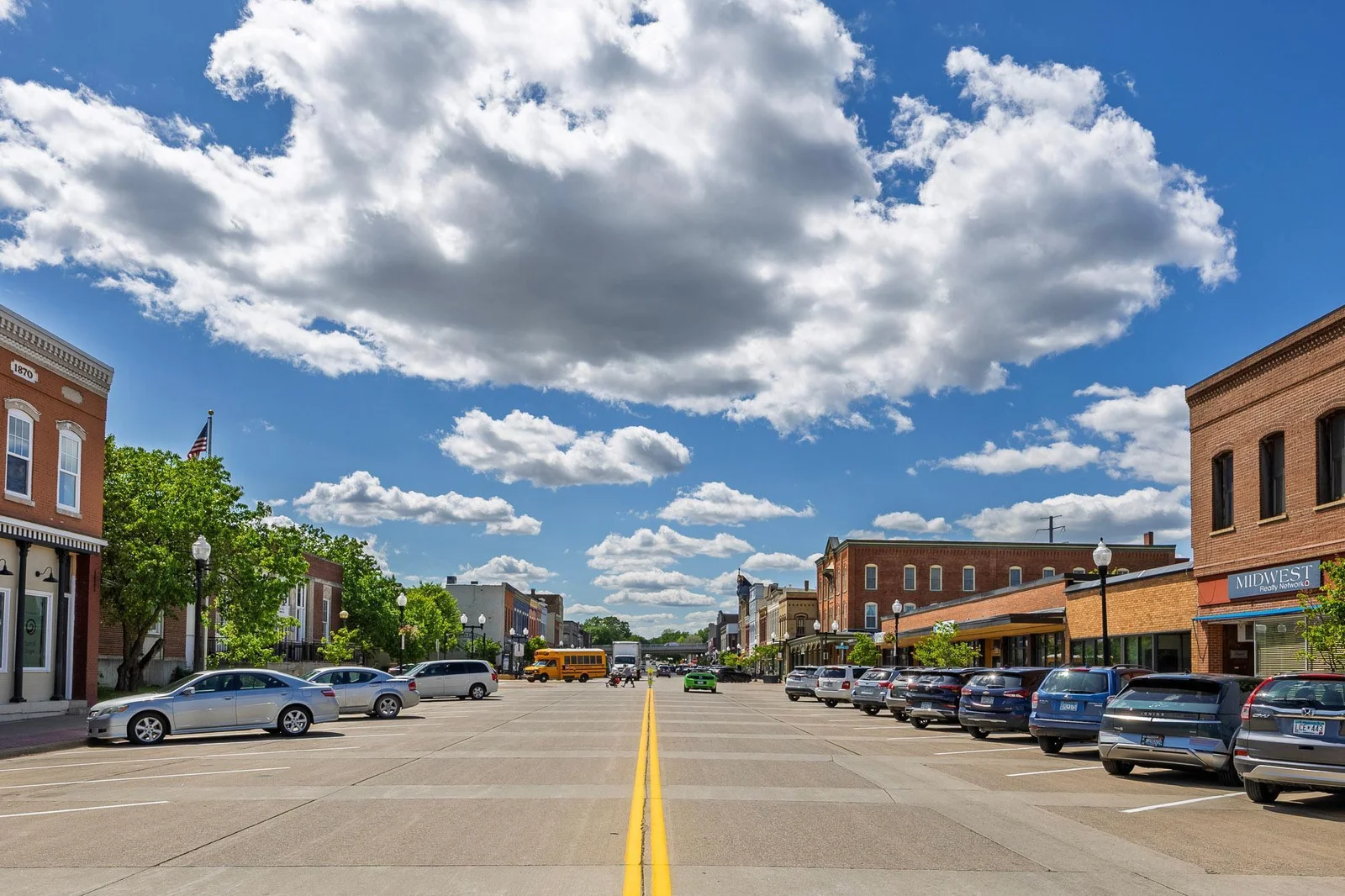 Two minutes to downtown historic Hastings—home to shops, restaurants, and Rivertown event