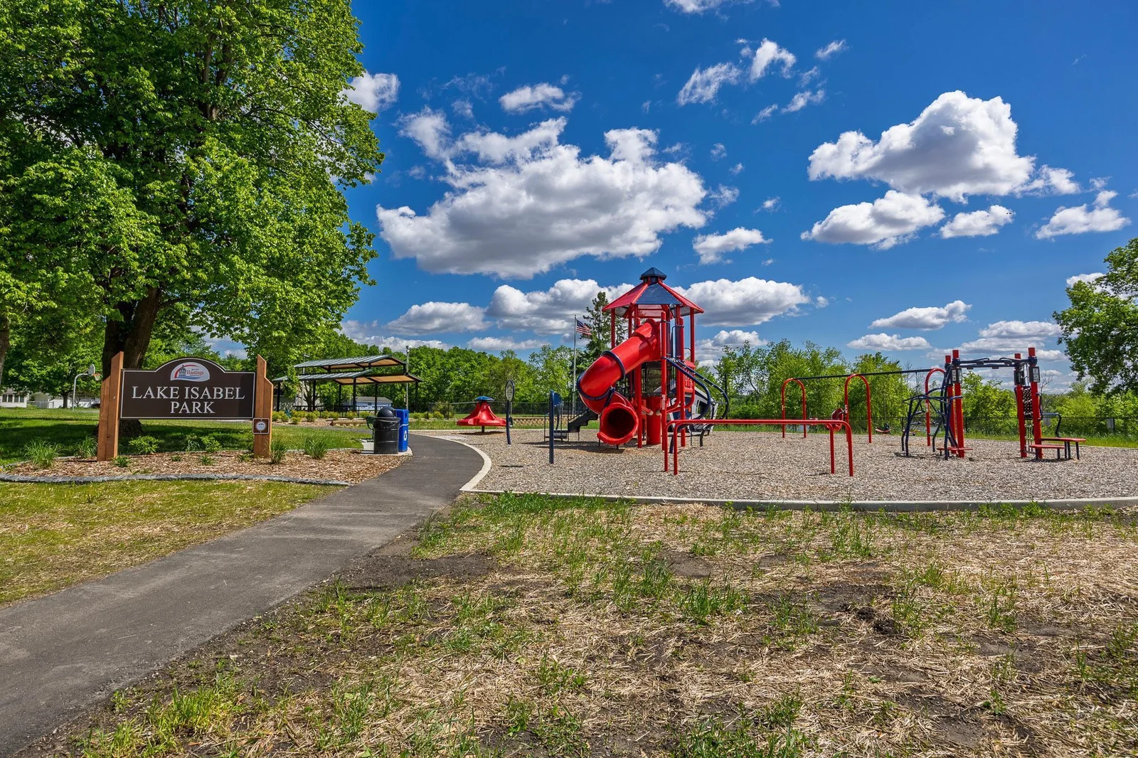 Walk to Lake Isabel Park