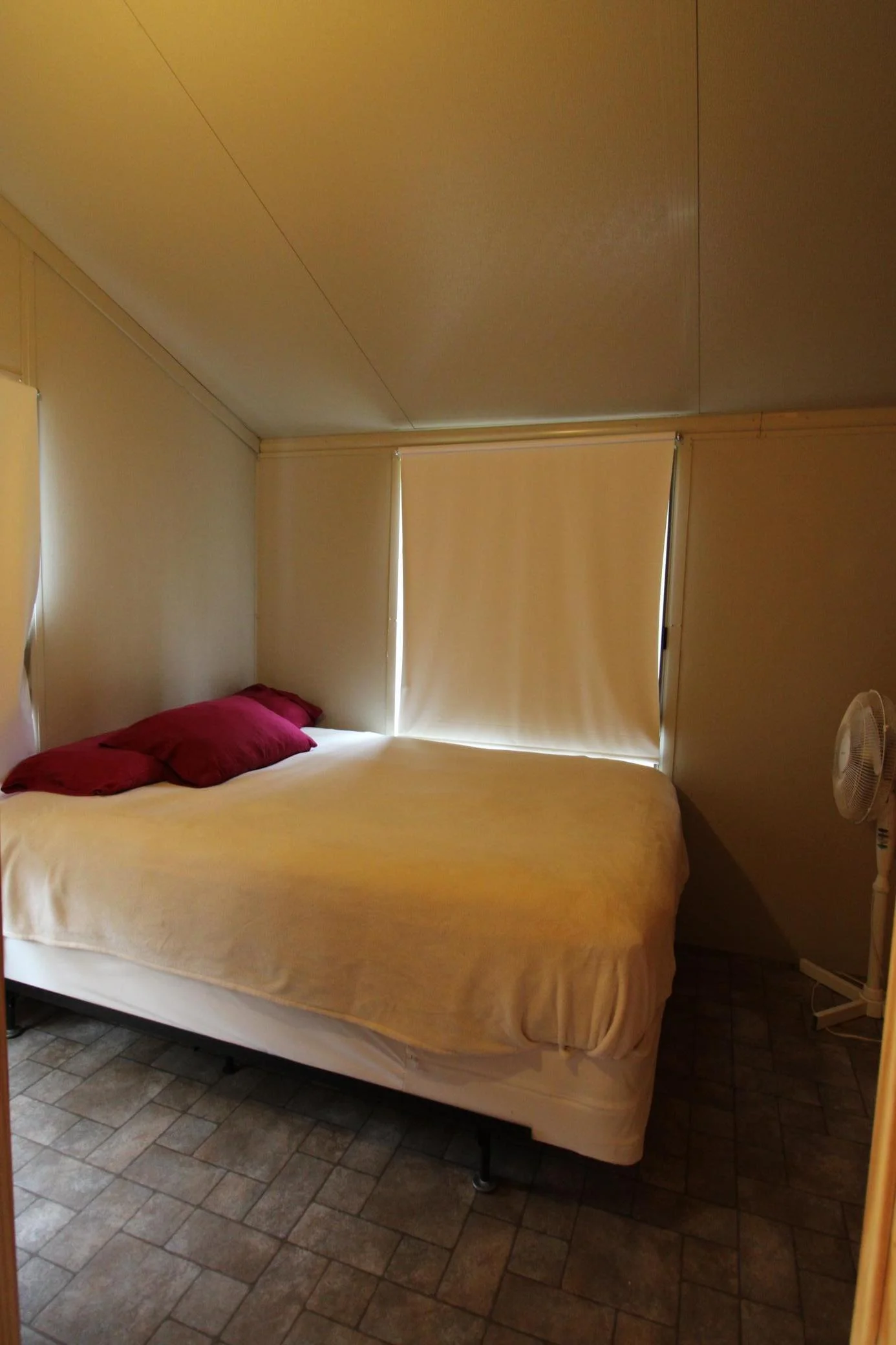 bedroom2