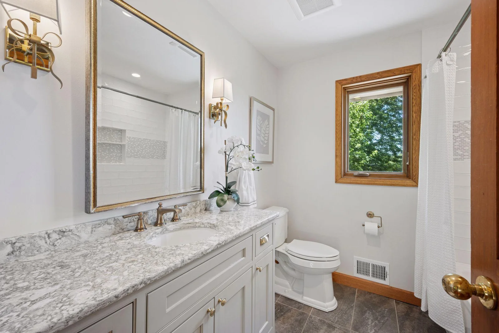 Full bathroom on upper level