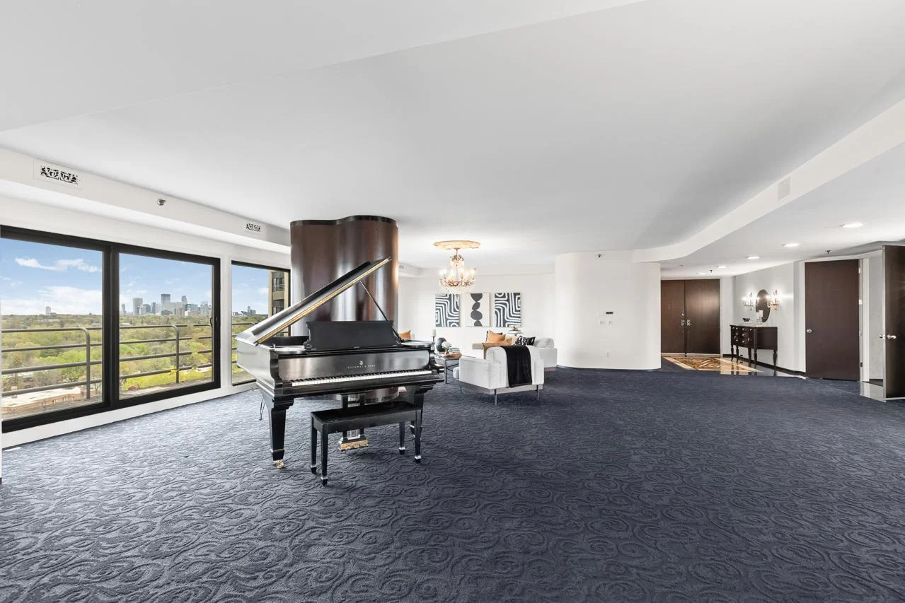 Ample space for a Piano