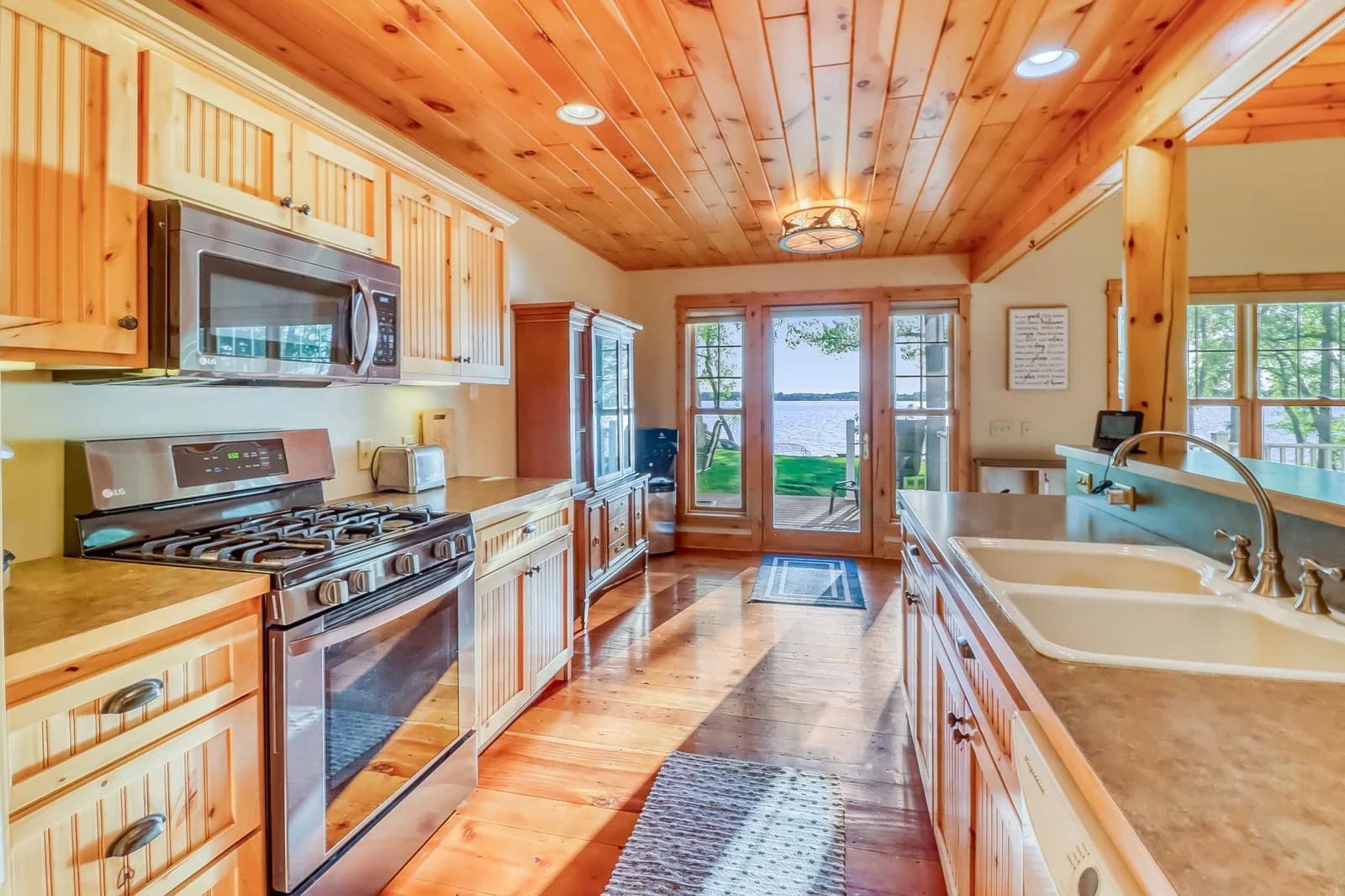 5 Kitchen1.jpg