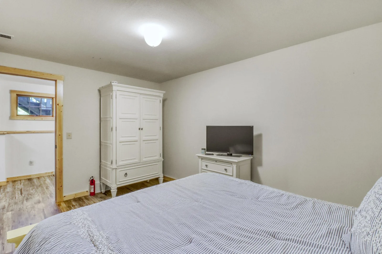 13 Basement Bedroom2.JPG