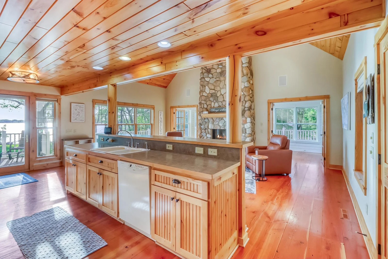 5 Kitchen2 .jpg