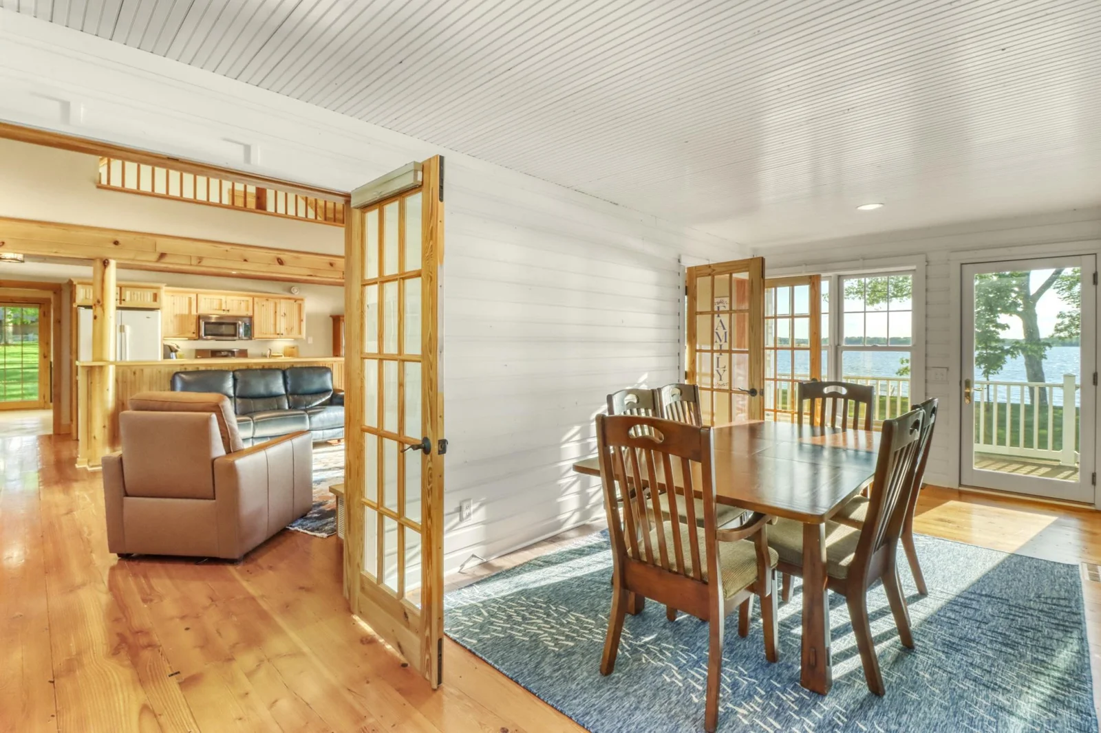 6 Sunroom 1.JPG